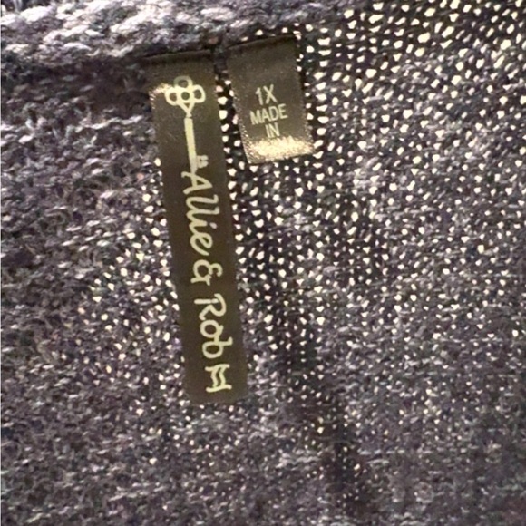 Allie & Rob Cardigan 1X - Picture 3 of 3
